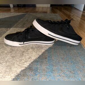 Nike Court Legacy Mule/Slip On Sneakers